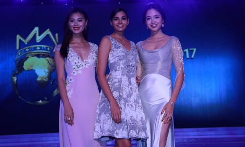 Yu Wenxia (Miss World 2012), Stephanie Del Valle (Miss World 2016) and Zhang Zilin (Miss World 2007) arrive at the Sanya City Arena, China.