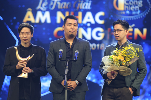 Đại diện của ban nhạc Ngọt chia sẻ sự trân trọng đối với khán giả khi nhận giải thưởng Cống hiến 2018.