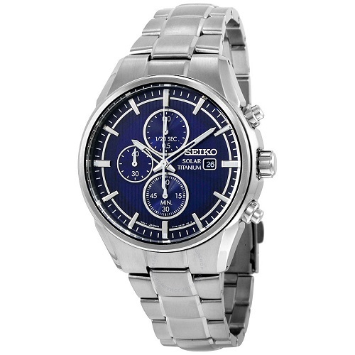 Seiko là hãng đồng hồ chuộng dùng chất liệu thép không gỉ để làm nên những sản phẩm có mức giá tầm trung. Trong ảnh là đồng hồ Chronograph với chức năng bấm giờ, chạy bằng năng lượng ánh sáng (Seiko Solar). Mặt đồng hồ có ô hiển thị ngày ở góc 3 giờ. Giá cho sản phẩm này là 6,015 triệu đồng.