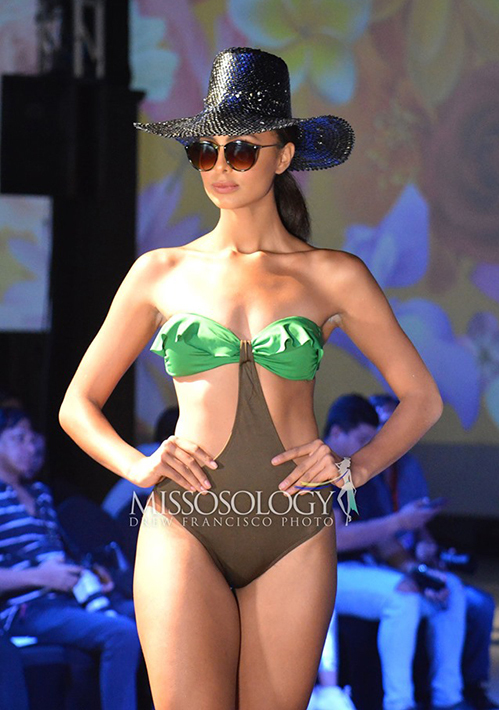 Thí sinh Miss Earth diễn bikini