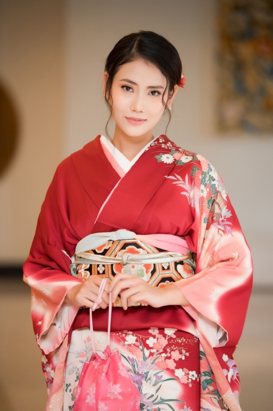 Vợ Tuấn Hưng khoe dáng sau sinh