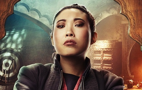 Awkwafina khuấy động không khí nửa sau phim. Sao nữ đang thăng tiến ở Hollywood gần đây, được khen với Crazy Rich Asians, The Farewell. Ảnh: Sony.