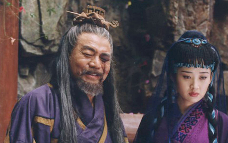 Lữ Hiểu Hòa được giới chuyên môn đánh giá cao khi hóa thân Nhậm Ngã Hành, cha của Nhậm Doanh Doanh. Sohu nhận xét ông xuất thần khi lột tả nét ngạo mạn ngông cuồng, không sợ trời, không sợ đất của chưởng môn Nhật Nguyệt Thần Giáo.