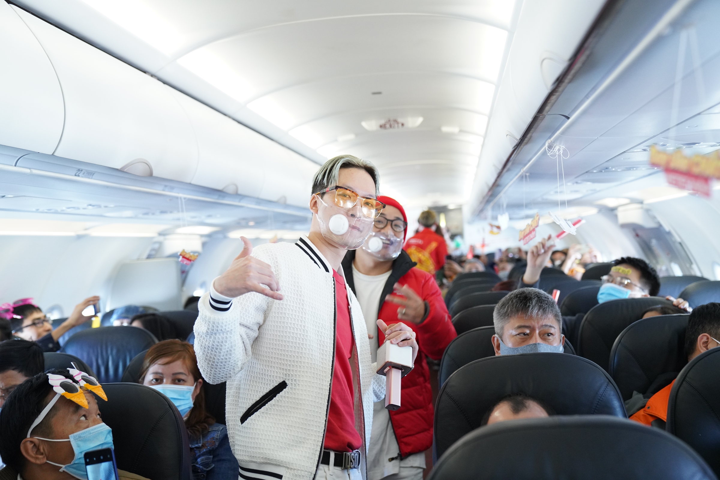 Sự kiện giới thiệu MV trên chuyến bay Vietjet ở độ cao 10.000 m mang tới cho khán giả lẫn nghệ sĩ trải nghiệm chưa từng có.